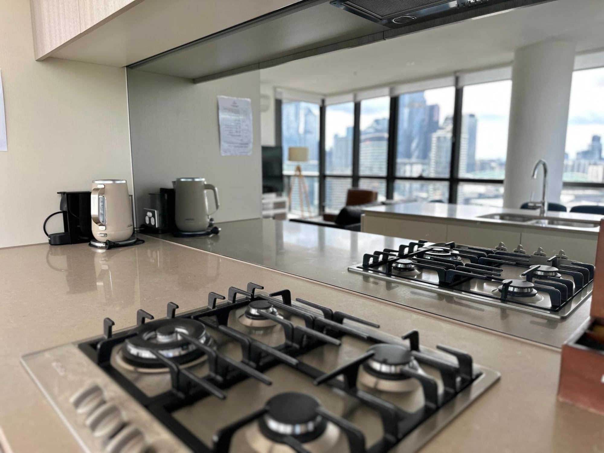 Winston Apartments Docklands Мелбърн Екстериор снимка