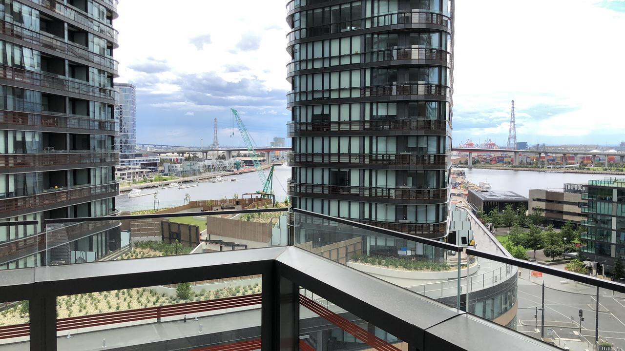 Winston Apartments Docklands Мелбърн Екстериор снимка