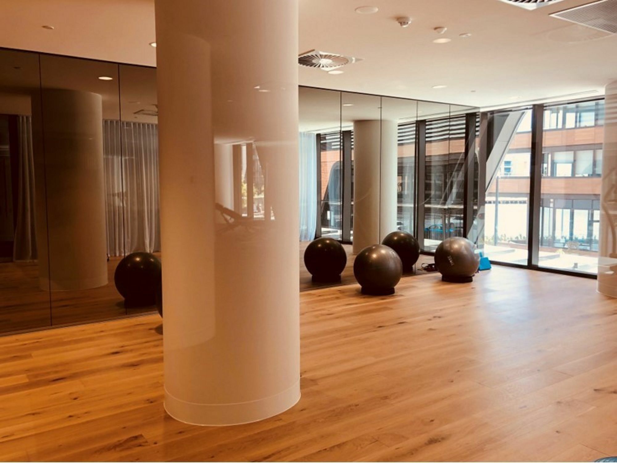 Winston Apartments Docklands Мелбърн Екстериор снимка